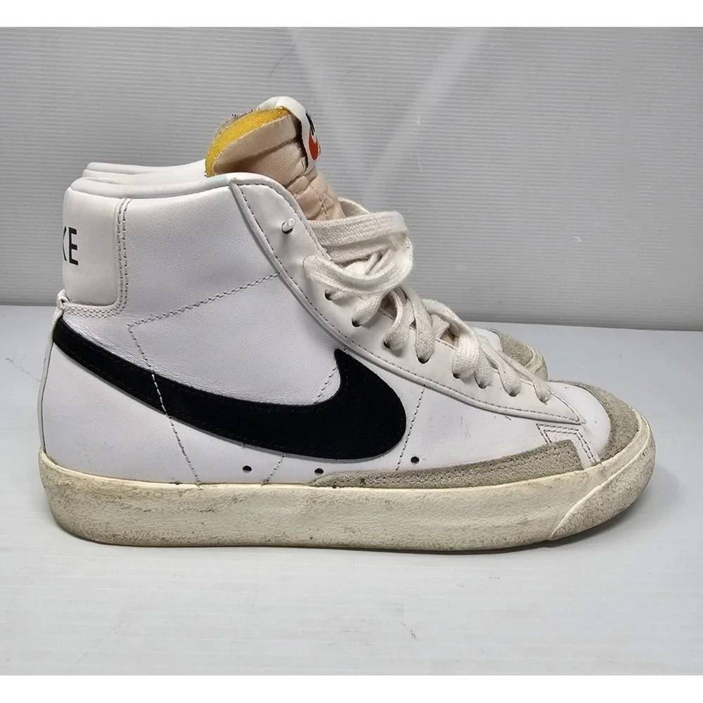 Nike Blazer Mid‎ '77 Vintage Womens Size 7.5 White Black Athletic Shoes Sneakers